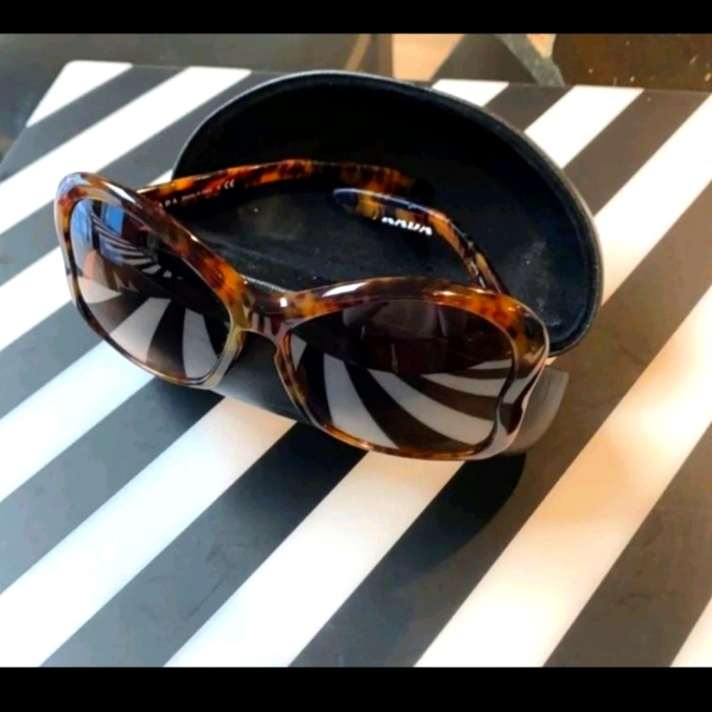 Prada butterfly sunglasses for women - Picture 5 of 7